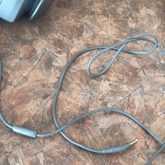 JBL Bluetooth headphones - Picture 2 of 15